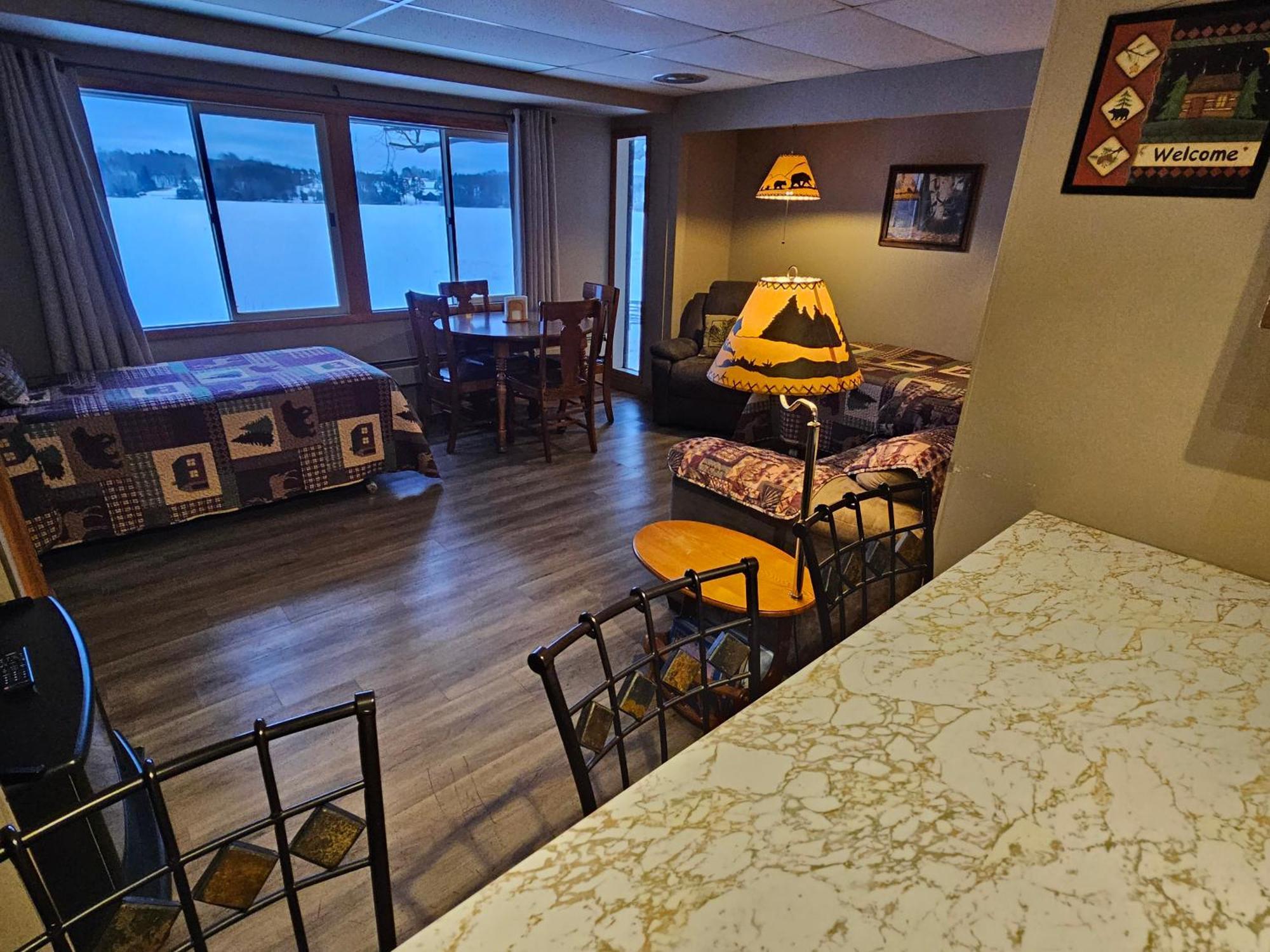 Lakeshore Motel Ice Lake Iron River Εξωτερικό φωτογραφία