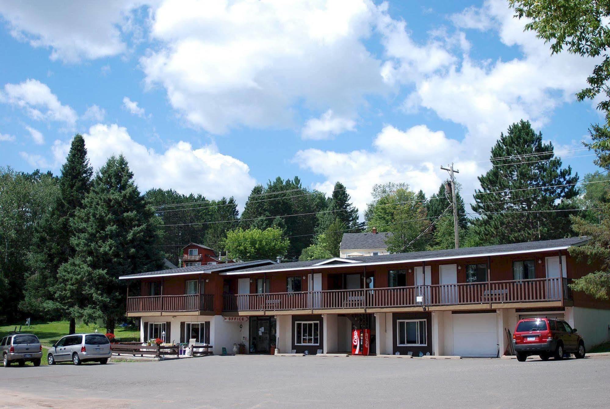 Lakeshore Motel Ice Lake Iron River Εξωτερικό φωτογραφία